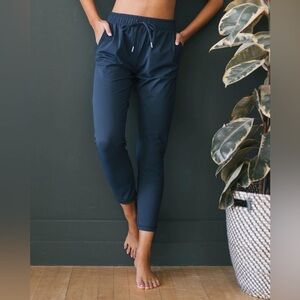 Zyia Active‎ Navy Everywhere Pants Small